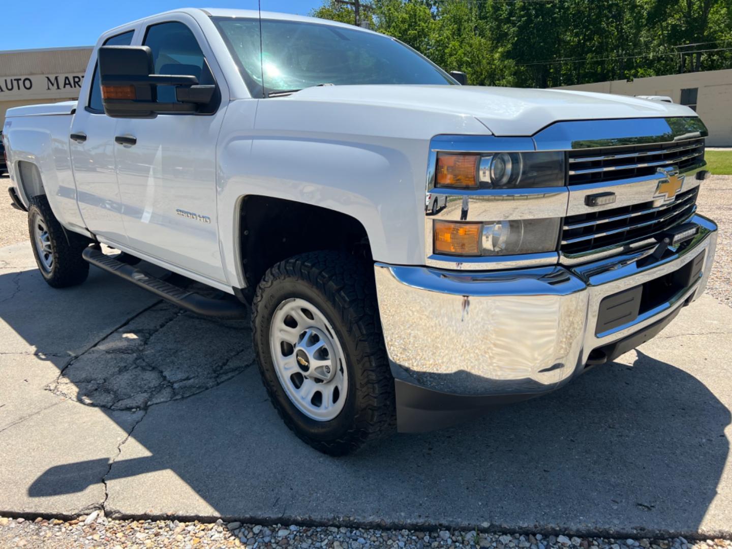 2017 White /Gray Chevrolet Silverado 2500HD W/T (1GC2KUEG4HZ) with an 6.0 V8 engine, Automatic transmission, located at 4520 Airline Hwy, Baton Rouge, LA, 70805, (225) 357-1497, 30.509325, -91.145432 - 2017 Chevrolet Silverado 2500HD Double Cab 4X4 6.0 V8 Gas, 138K Miles, Power Windows, Locks & Mirrors, Cold A/C, Tow Pkg, ARE Bed Cover, Good Tires. FOR INFO PLEASE CONTACT JEFF AT 225 357-1497 CHECK OUT OUR A+ RATING WITH THE BETTER BUSINESS BUREAU WE HAVE BEEN A FAMILY OWNED AND OPERATED BUSINESS - Photo#3